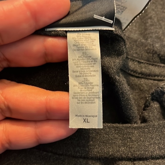 Rock ‘n roll Hall of Fame size XL Journey short sleeve dark gray T-shirt. - Picture 6 of 6